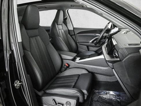 Certified 2025 Audi Q5 Premium w/ Premium Plus AWD/4WD image 22