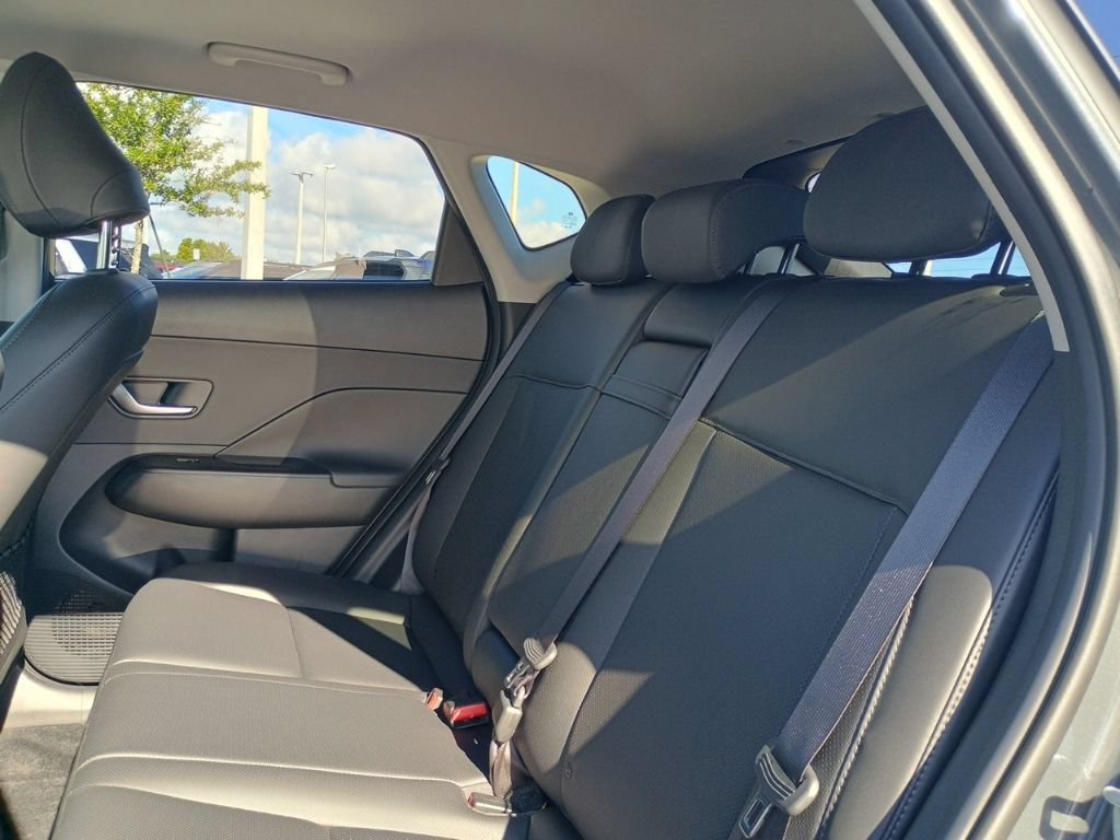 Used 2025 Hyundai Kona Limited FWD image 17