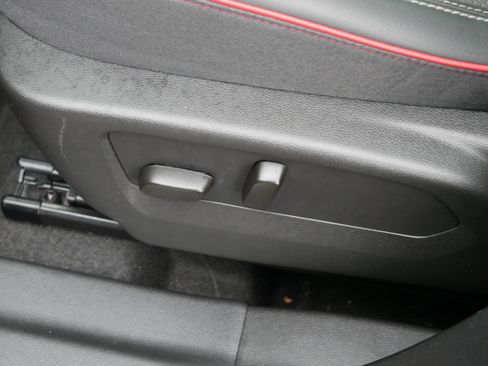 Used 2023 Buick Envision Essence w/ Sport Touring Package image 17