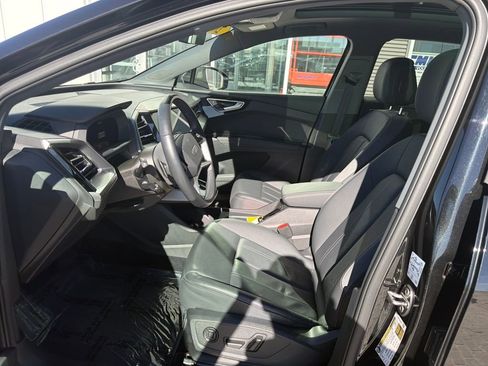 Used 2023 Audi Q4 e-tron Premium Plus image 9