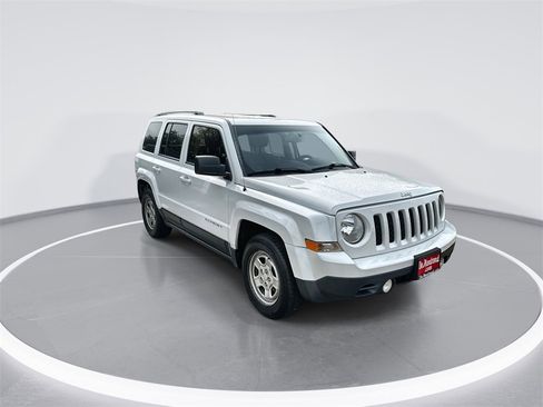 Used 2016 Jeep Patriot Sport w/ Power Value Group image 2