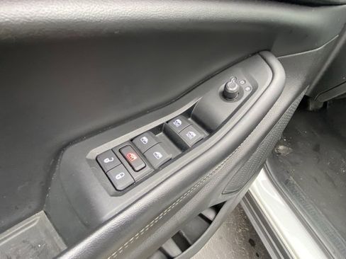 Used 2023 Jeep Grand Cherokee L Laredo image 16