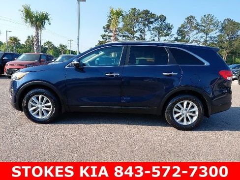 Used 2016 Kia Sorento LX w/ LX Convenience Package FWD image 8