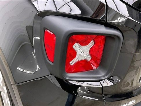 Used 2020 Jeep Renegade Latitude image 26