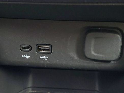 Used 2025 Buick Envista Sport Touring FWD image 25