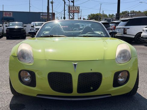 Used 2006 Pontiac Solstice Convertible w/ Power Package RWD image 2