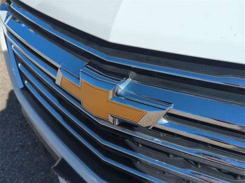 Certified 2022 Chevrolet Traverse LT image 30