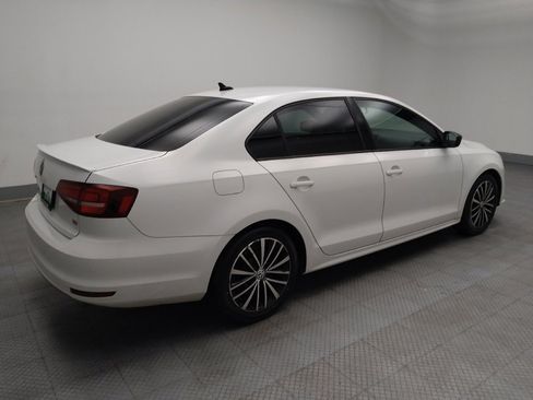 Used 2016 Volkswagen Jetta Sport image 10