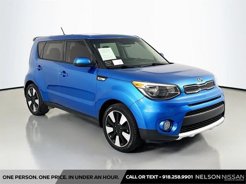 Used 2017 Kia Soul + w/ Designer's Package FWD image 3