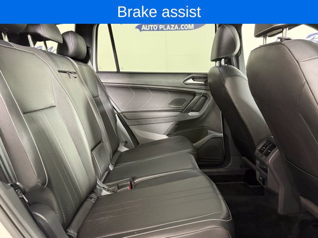 Used 2023 Volkswagen Tiguan SE R-Line AWD/4WD image 18
