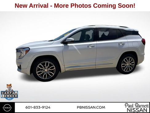 Used 2023 GMC Terrain Denali w/ Denali Premium Package AWD/4WD image 1