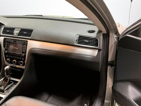 Used 2012 Volkswagen Passat 2.5 SE image 22