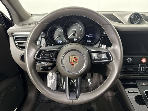 Certified 2025 Porsche Macan AWD/4WD image 36