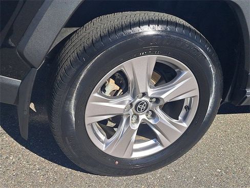 Used 2023 Toyota RAV4 XLE image 5