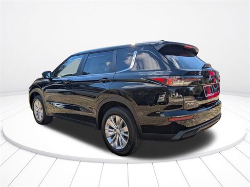 New 2025 Mitsubishi Outlander ES image 6