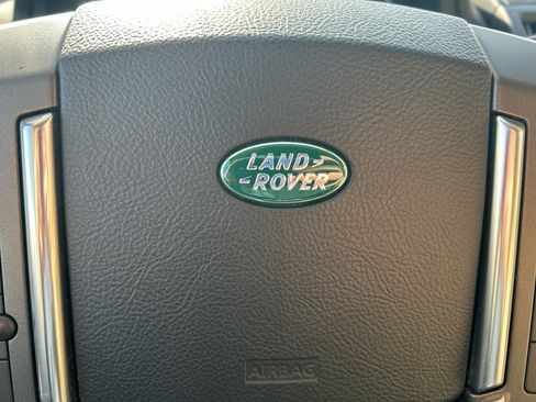 Used 2014 Land Rover LR2 HSE image 20
