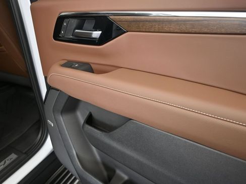 New 2026 Chevrolet Suburban High Country AWD/4WD image 22