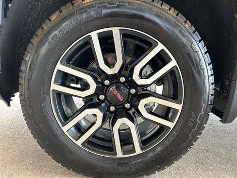 Used 2022 GMC Sierra 1500 SLT AWD/4WD image 26