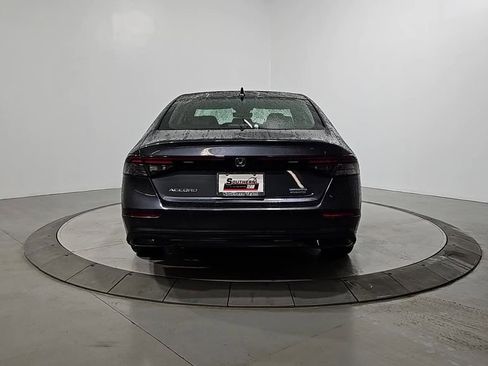 Used 2023 Honda Accord Touring image 4