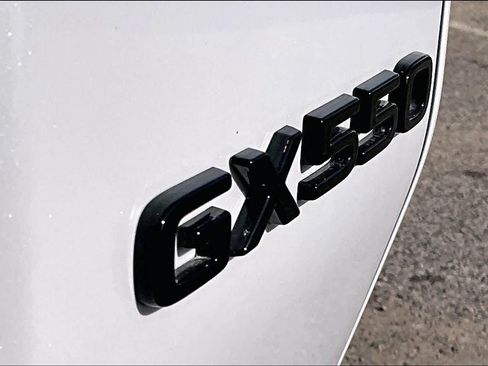 Used 2025 Lexus GX 550 w/ Accessory Package (2T) AWD/4WD image 12