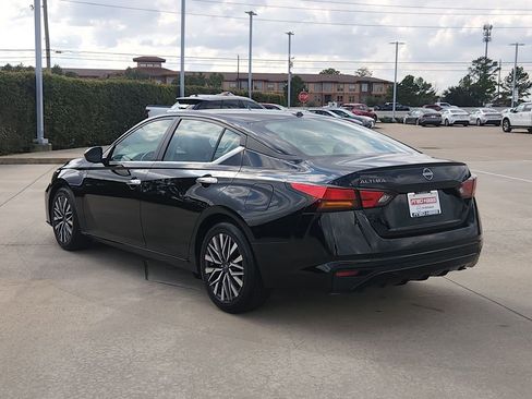 Used 2025 Nissan Altima 2.5 SV image 7
