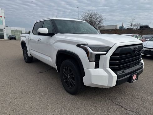 Used 2025 Toyota Tundra SR5 w/ SR5 Convenience Package image 11