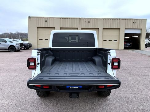 Certified 2025 Jeep Gladiator Rubicon AWD/4WD image 9