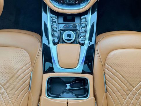 Used 2021 Aston Martin DBX Sport Utility 4D image 23