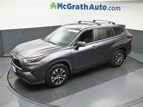 Used 2023 Toyota Highlander XLE AWD/4WD image 26