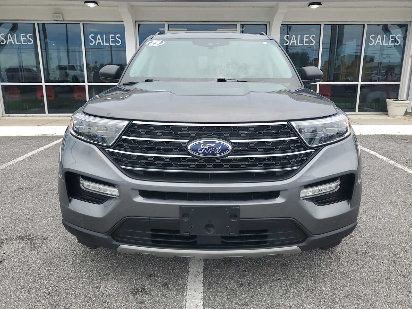 Used 2023 Ford Explorer XLT w/ Equipment Group 202A RWD image 12