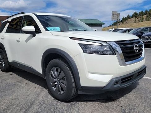 Used 2024 Nissan Pathfinder SV w/ SV Premium Package AWD/4WD image 3
