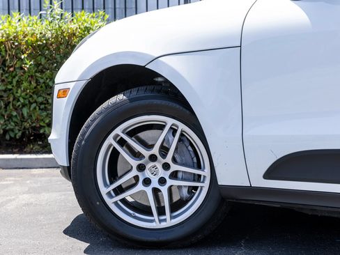 Used 2021 Porsche Macan AWD/4WD image 7