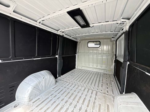 Used 2025 RAM ProMaster 2500 w/ Convenience Group FWD image 15