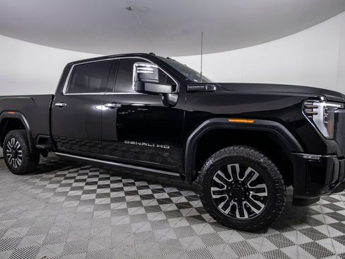 Used 2024 GMC Sierra 3500 Denali Ultimate AWD/4WD image 2