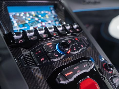 Used 2021 Lamborghini Aventador SVJ image 35