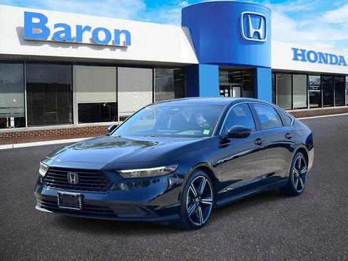 Used 2023 Honda Accord Sport image 2