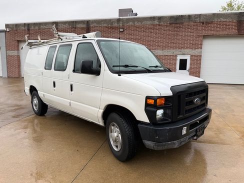 Used 2010 Ford E-250 and Econoline 250 RWD image 3