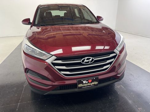 Used 2018 Hyundai Tucson SE image 3