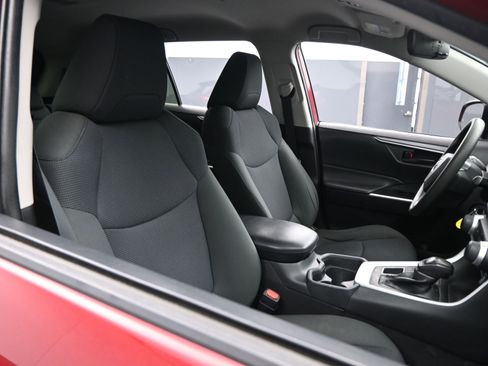 Used 2020 Toyota RAV4 LE w/ All Weather Liner Package image 22