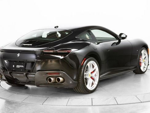 Certified 2021 Ferrari Roma image 7