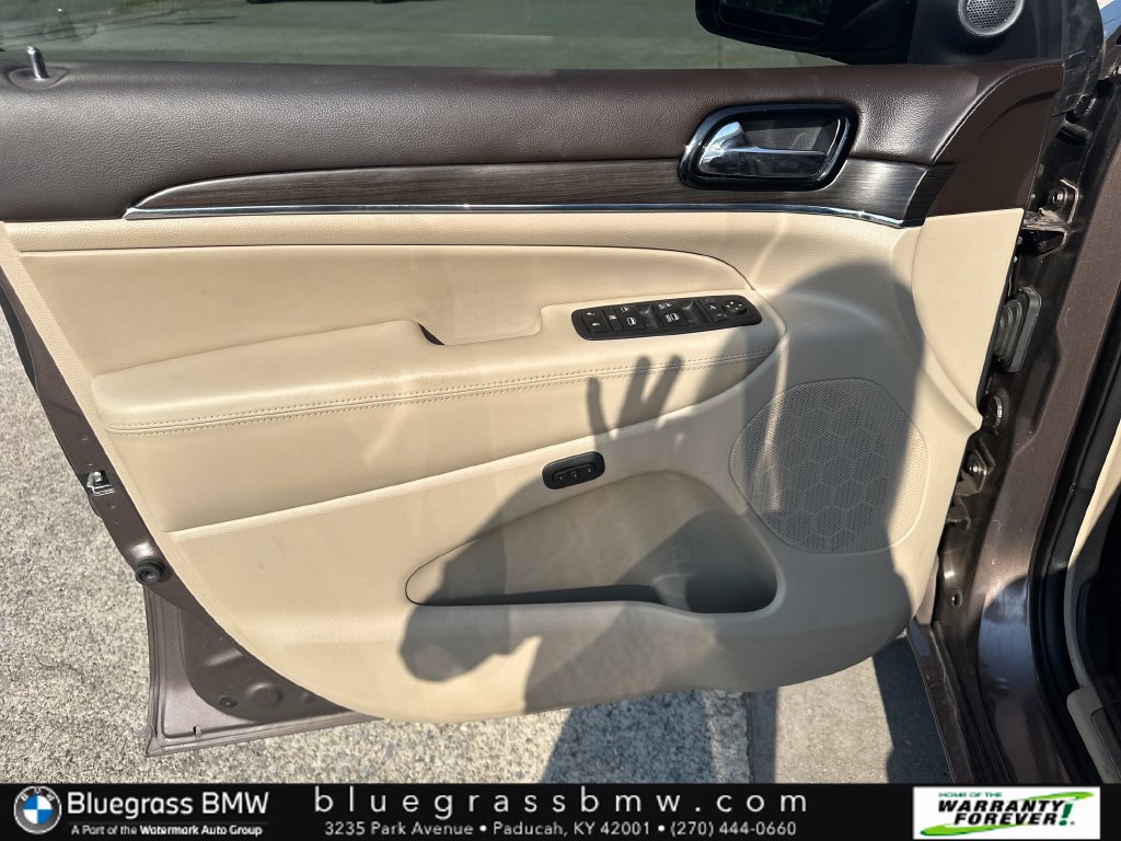 Used 2020 Jeep Grand Cherokee Overland AWD/4WD image 9