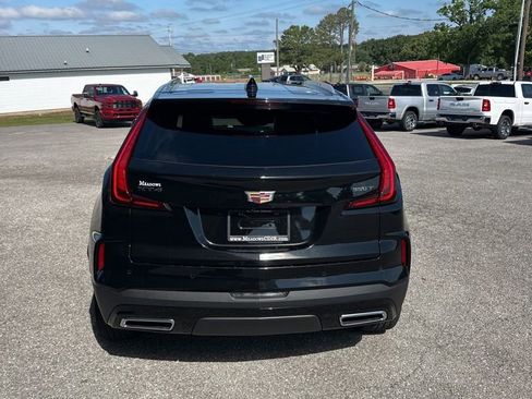 Used 2025 Cadillac XT4 Premium Luxury FWD image 6