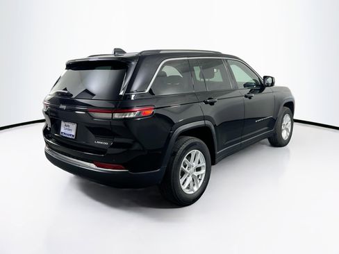 Used 2023 Jeep Grand Cherokee Laredo image 5
