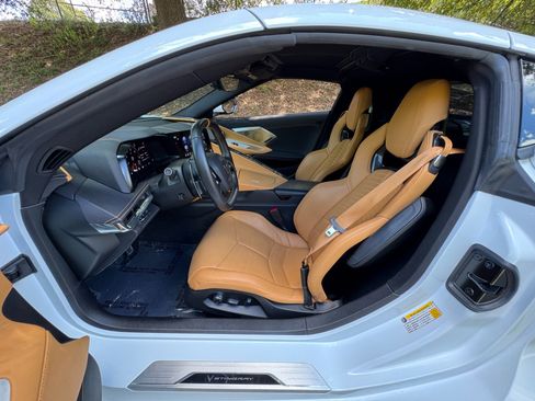 Used 2020 Chevrolet Corvette Stingray Preferred Cpe w/ 2LT Preferred Equipment Group RWD image 28