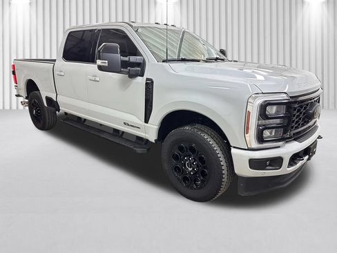 Certified 2025 Ford F250 Lariat w/ Lariat Ultimate Package AWD/4WD image 2