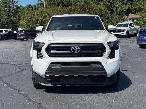 Used 2025 Toyota Tacoma SR5 RWD image 8