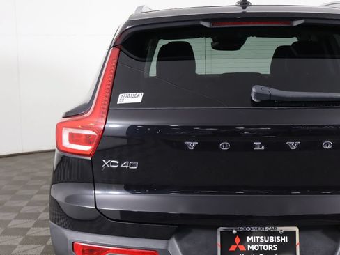 Used 2019 Volvo XC40 T5 Momentum AWD/4WD image 13
