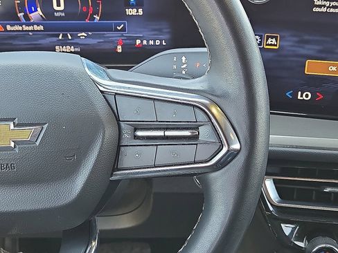 Used 2025 Chevrolet Traverse LT FWD image 20