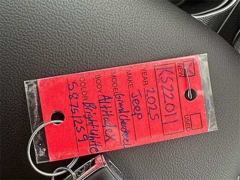 New 2025 Jeep Grand Cherokee L Altitude image 25