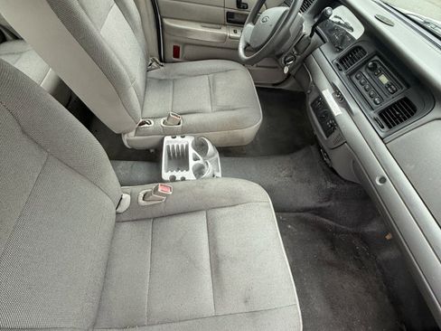 Used 2006 Ford Crown Victoria Police Interceptor image 8